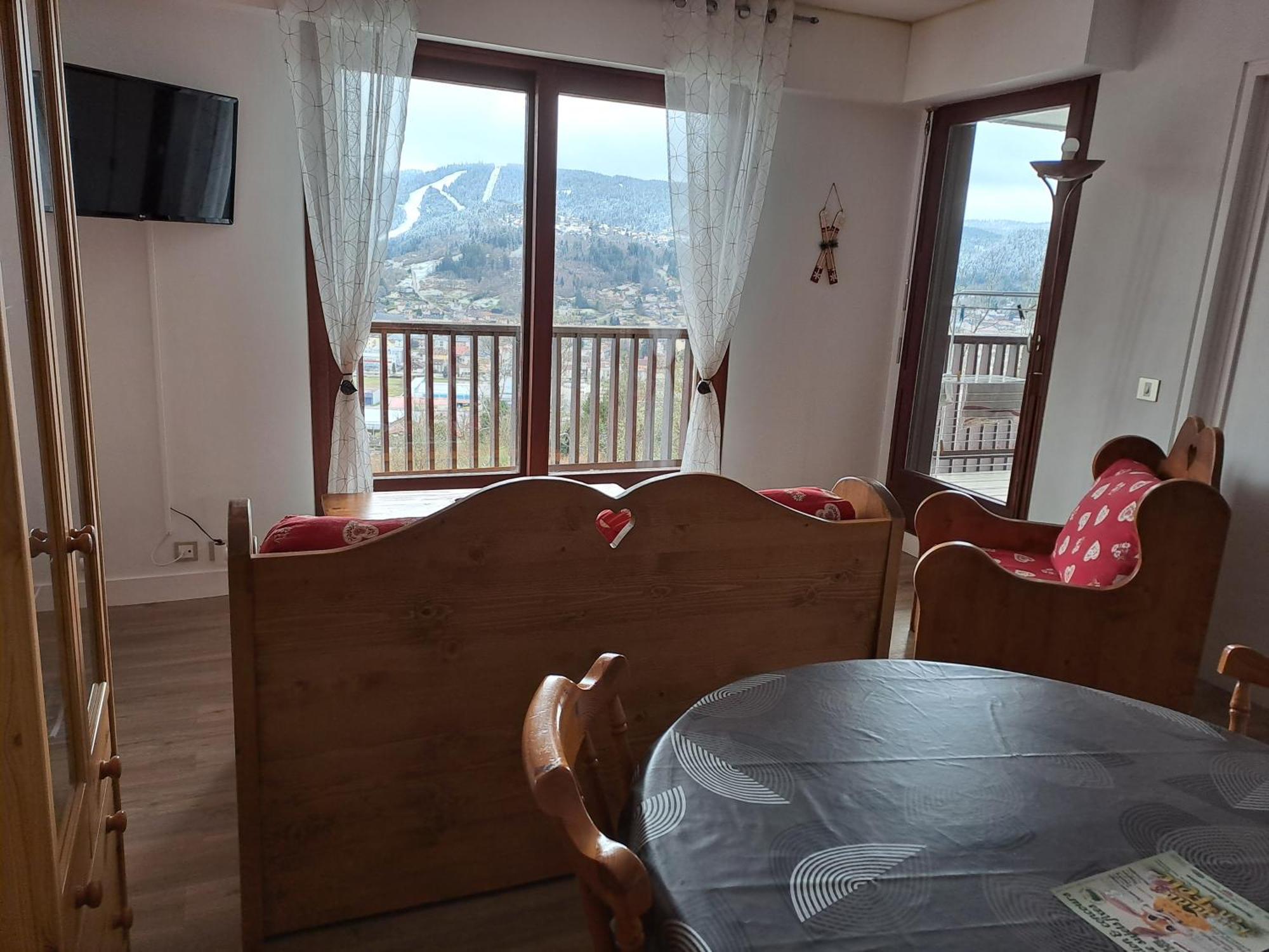 Appartement Residence Les Dryades Avec Vue Montagne Gérardmer Extérieur photo